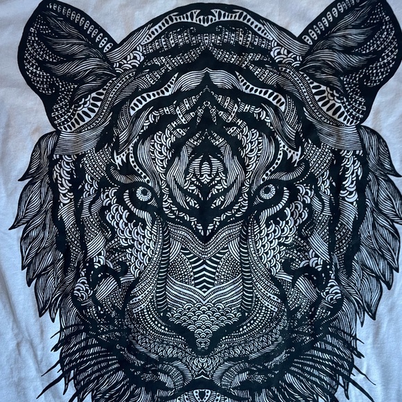 Cotton On Brand Tiger Graphic T-shirt Women’s Size Large - Picture 2 of 5